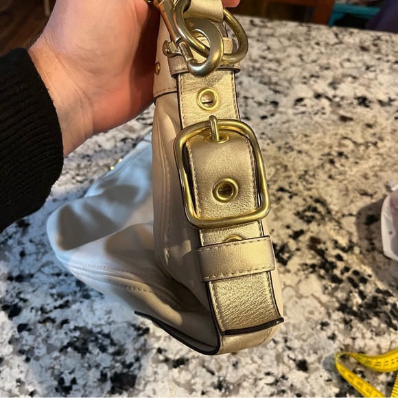 COACH M1082-F12671 Zoe Hobo Shoulder Bag cream winter white gold lt blue lining - Picture 6 of 13